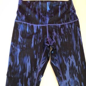 High waisted lululemon leggings.